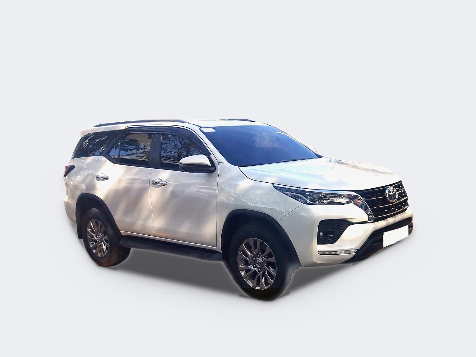 SUV, front corner view